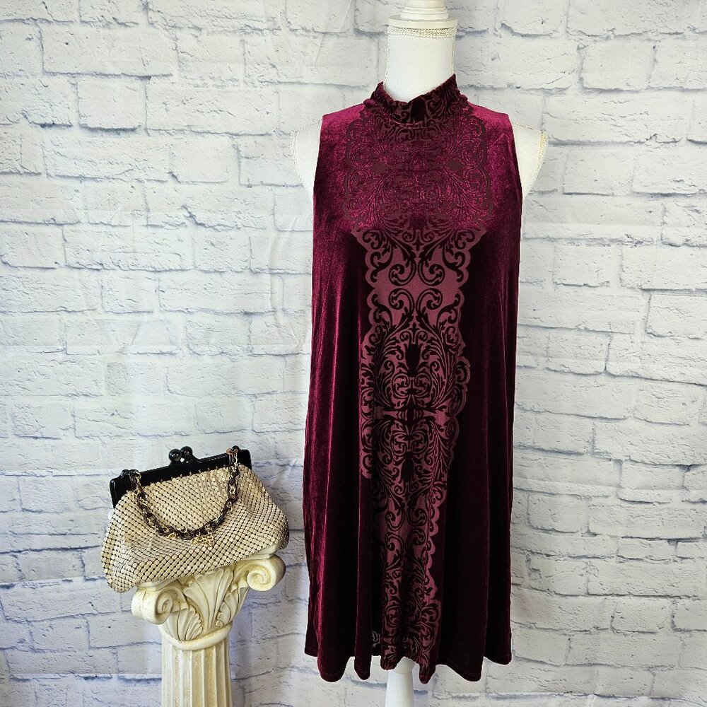 NWT Maurices Size M Burgundy Velvet Mock Neck Sleeveless Burnout Shift Dress